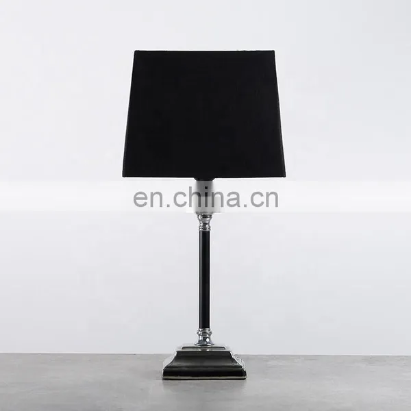 Europe New Design Table Light and Metal Table Lamp photo-2