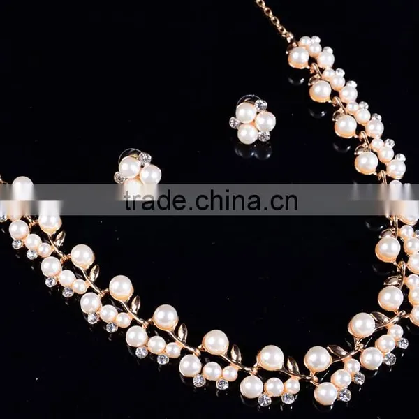 Fashion Design New Style Popular Trend High Quality Pearl Necklace Earring Set photo-4