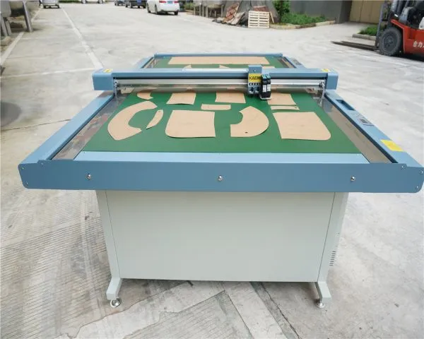 Good Quality Contour Cutting Plotter Flatbed Cutting Plotter 1500*1200mm Cutting Scope