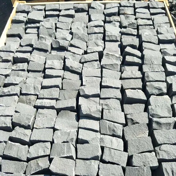 China Back Granite Cobblestones Natural Split Cobblestone Paver Stone 10*10cm