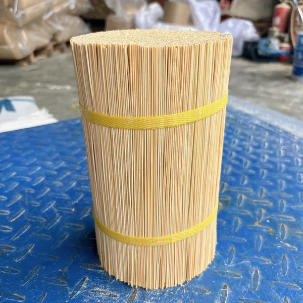 Manufacturer of Bambu Sticks 8/9/10/12 Inch Round 1.3mm Bamboo Incense Sticks for Making Agarbatti AAA Quality