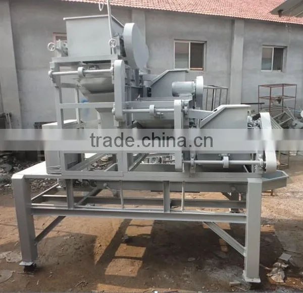 automatic almond breaking machine/hazelnut breaking machine/almond breaker/nut breaking machine