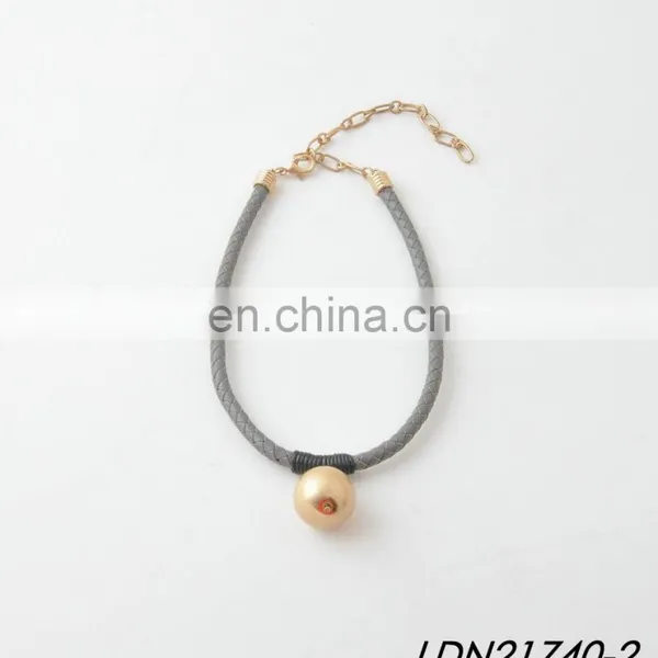Handmade Big Freshwater Pearl Pendant Choker Necklace Fashion Leather Necklace Jewelry photo-2