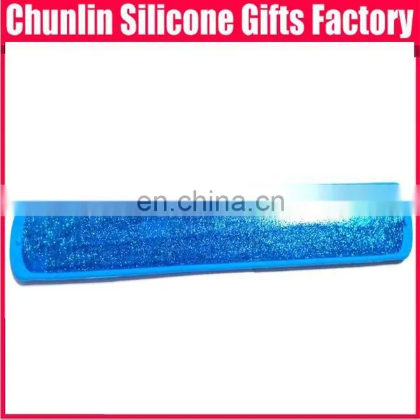 Fashionable Silicone Slap Bracelet With Golden Powder photo-4