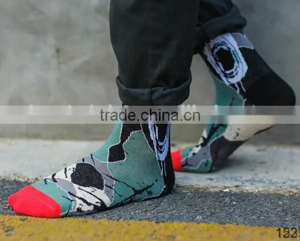 Cheap Young Man Fashion Camo Design Sublimation Printing Socks photo-3