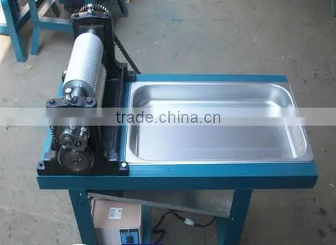2016 Hot Sale Beekeeping Tools/ Beewaxs Foundation Machine photo-5