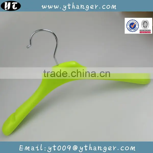 HA6975 Plastic Hangers Manufacturers Custom Luxury Logo Plastic Hanger Supplier's Choice photo-3