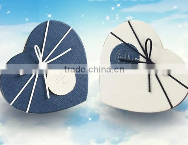 2016 Fashinable Empty Heart Shape Cardboard Gift Box With Ribbon photo-2