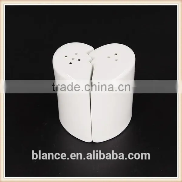 Simple White Ceramic Salt and Pepper Shaker photo-2