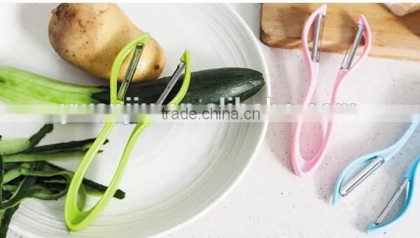 Wholesale Stock Colorful Hanging Double Fruit Vegetable Peelers photo-5