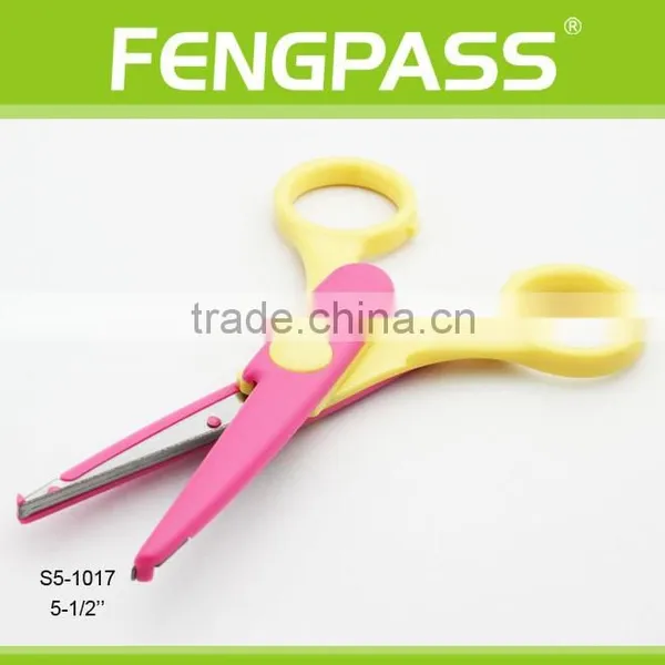 S5-1017 5.5 Inch 2Cr13 Stainless Steel Blade With Colorful Plastic Handle Pattern Shears photo-4