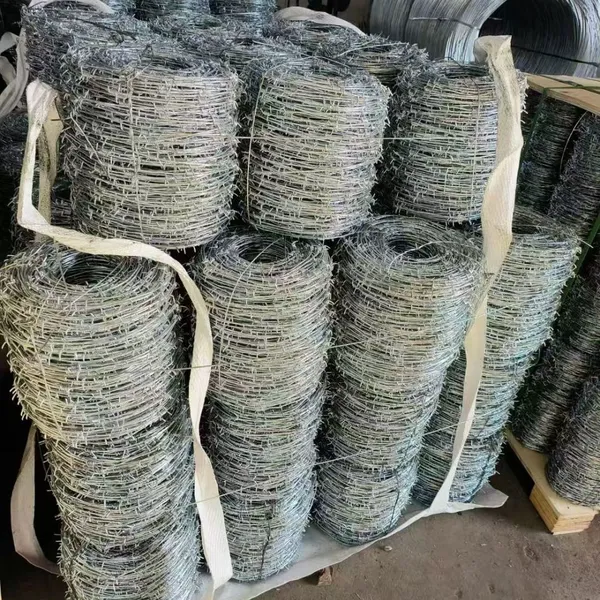Multi Specification Barbed Wire Fence High Durability Outdoor Anti Trespass Security Fencing for Farmland Ranch