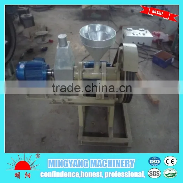 2016 Hot Sell Screw Type 80kg per Hour Durable Pellet Extruding Machine Used for Fish Food