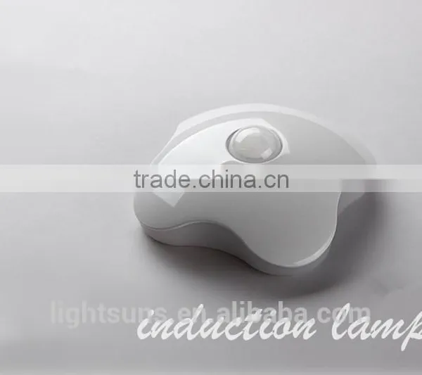 2015 New Design Charging Four Leaf Clover Shape High Brightness White Or Yellow Human Body Induction Lamp with 3M tape