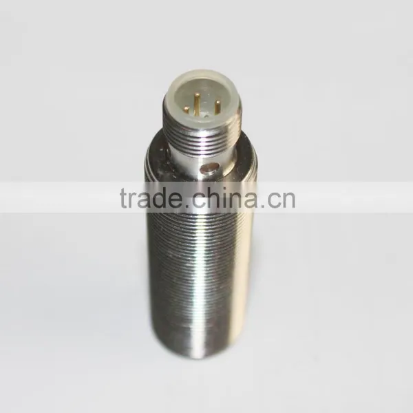 F3C-18 Series M18 3-Wires Inductive Proximity Sensors, Connector Type, 360 Degrees LED View photo-2