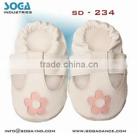 Little Kid's Shoes With Kinds of Color