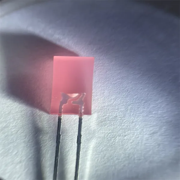 L-383HDT Kingbright Standard LEDs - Through Hole 2.5x5mm RECTANGULAR SOLID LAMP