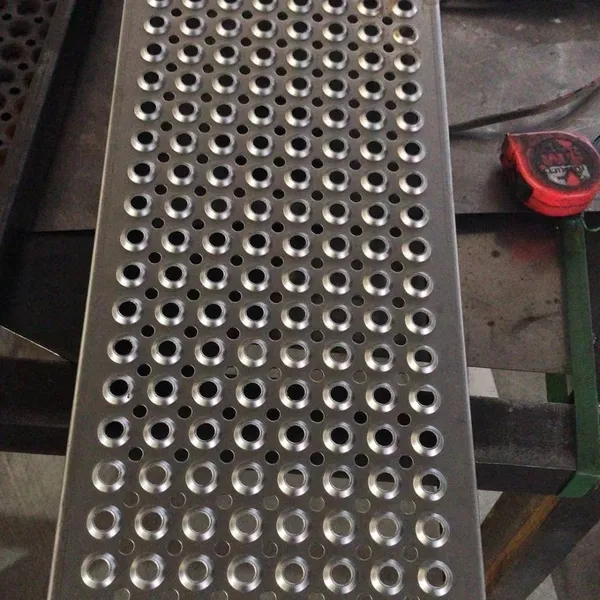 Stainless Steel Punching Mesh 0.8mm Hole 0.5mm Thickness 200 Mesh Count for Liquid Filter photo-4