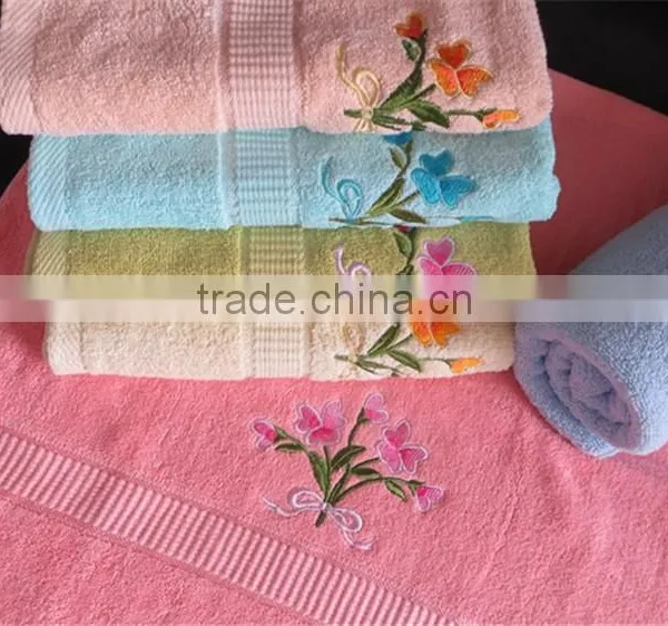 China Factory Supply Solid Color Luxury Embroidery Towel Set photo-5