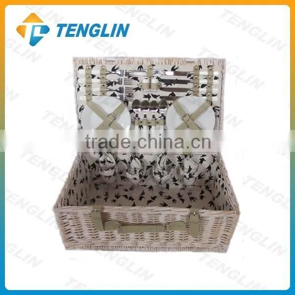 Wicker Picnic Basket for 4 Person