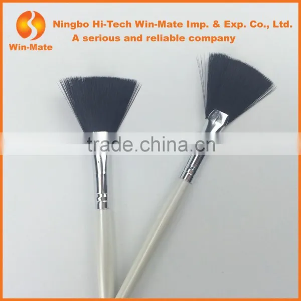 Best Price! Durable White Handle Facial Use Fan Shape Powder Brush With Advantage Black Nylon Hair photo-2