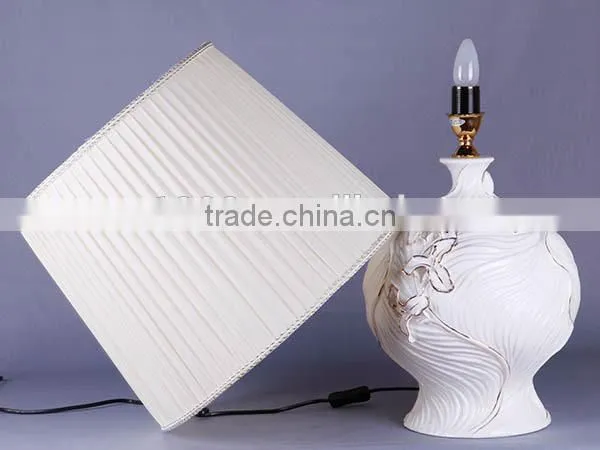 Pottery and Fabric White Table Lamp photo-4