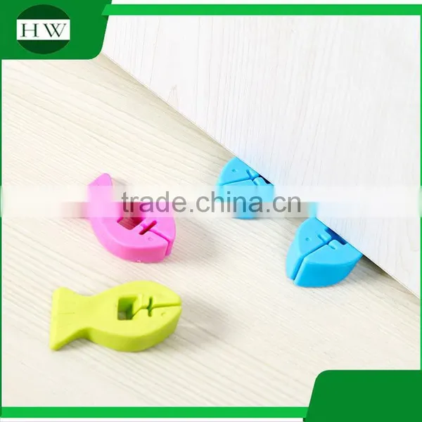 Kitchen Accessories Multipurpose Anti Slip Silicone Cartoon Fish Tableware Colander Soup Spoon Clip Rack Holder photo-5