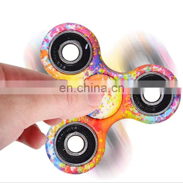 2017 Hot Fingertips Camouflage Triangle Gyro Decompression Fingertips Gyro With LED Lights