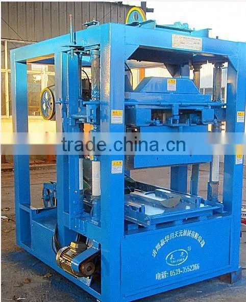 Qt4-26D Concrete Manual Brick Press Machine photo-2