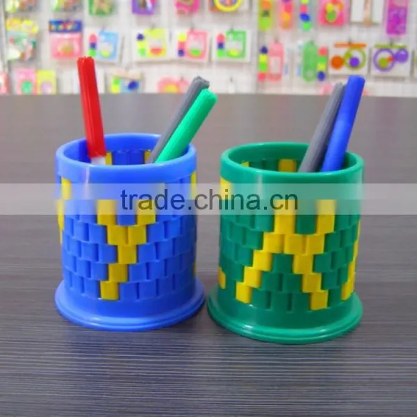 Plsctic Pen Containe