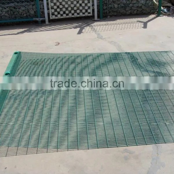 2m Height Russia Stadium Powder Coated Coated Welded v Rigid Fence photo-5