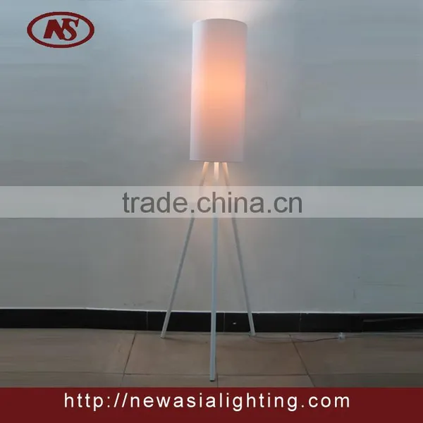 Metal floor stand lamp