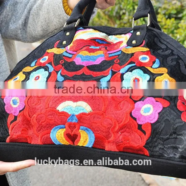 Famous Designer Handbag Canvas Women Red Shell Tote Bag With Embroidery photo-3