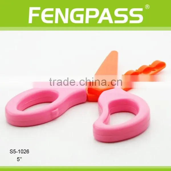 S5-1026 5 Inch Plastic Blades Baby Cutting Scissors photo-3