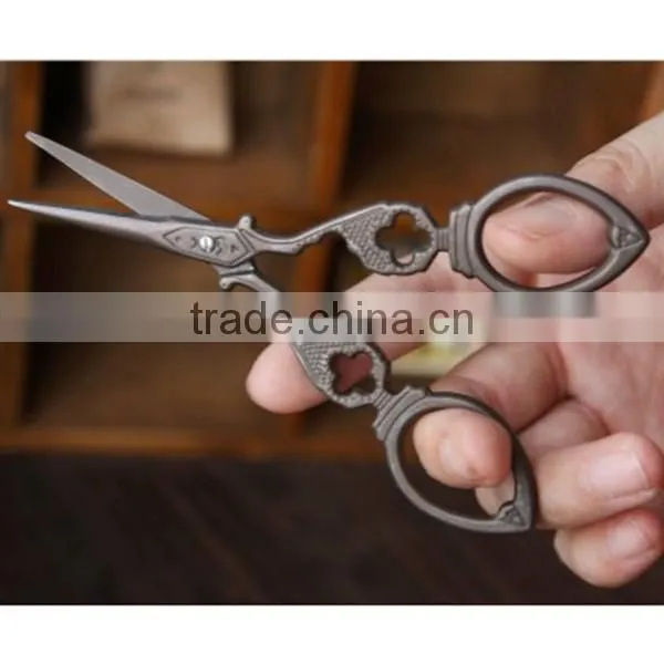 Elegant Golden Carving Garment Sewing Vintage Classic Embroidery Scissors photo-3