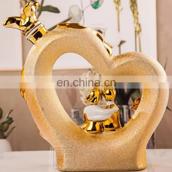 Wedding Celebration Gift Ornaments Gilded Loving Heart Shape 2500ml Empty Ceramic Wine Bottle photo-3