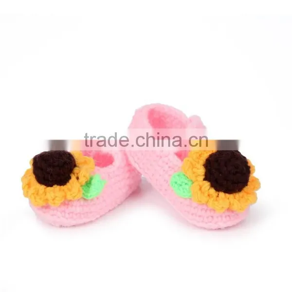 Beautiful Sunflower Free Crochet Shoes Pattern for Baby photo-3