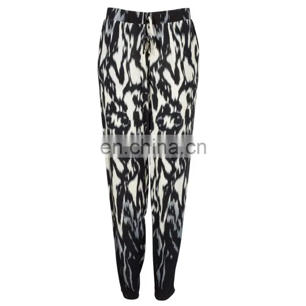 Wholesale Tribal Ethnic Digial Print Knitted Winter Warm Leggings for Ladies photo-3