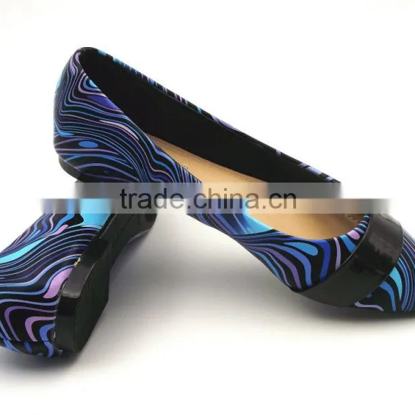 2016 New Style Hot Sell Multicolor Flat Shoe in Stock