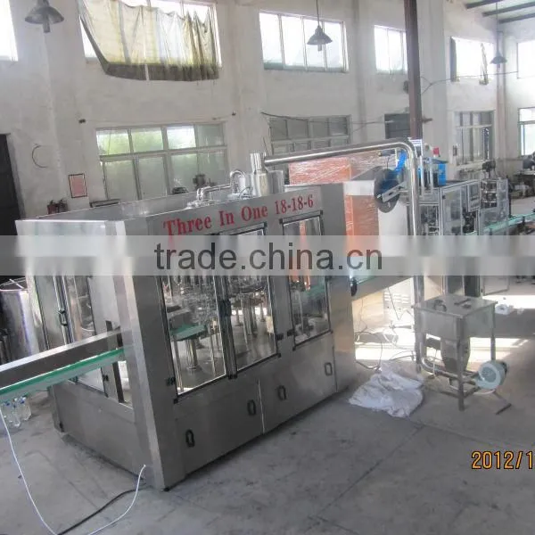 Automatic tea beverage bottle filling machine