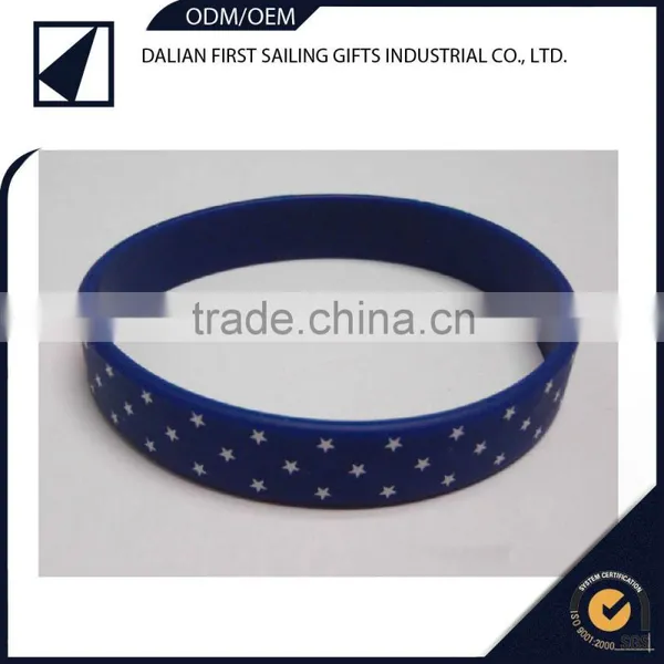 Silicone Clapped Her Hands Ring Bracelet photo-4