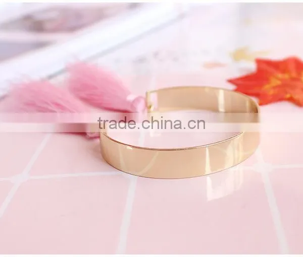 Gold Cuff Bangle With Pink Tassel Simple Tassel Cuff Bangle for Woman photo-3