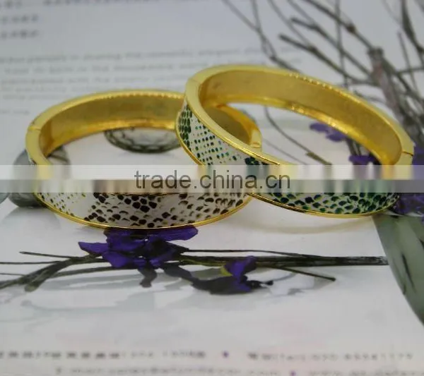 ZB018 Fashion Gold Plated Bangles Artificial Bangles