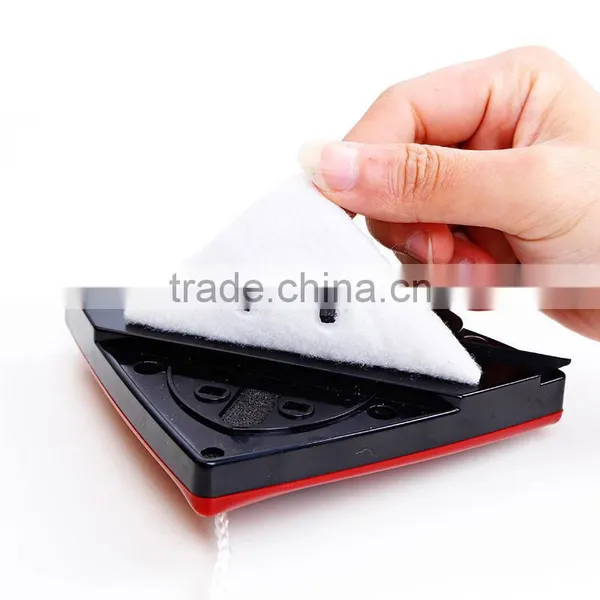 Easy to Grasp Red Magnetic Glass Cleaner photo-4