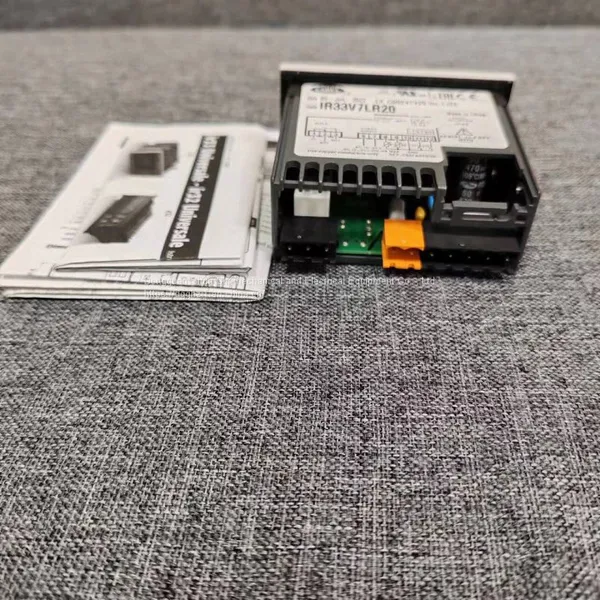 CAREL Thermostat IR33V7LR20 photo-2