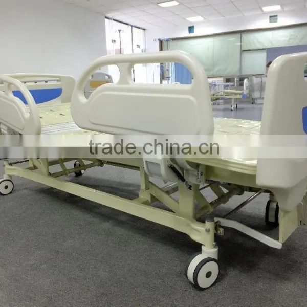 3 Cranks Manual Hospital Bed Cheap Medical Bed Hospital Bed photo-2