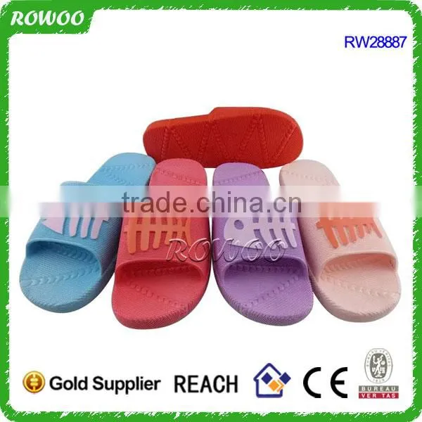 New Design Home PVC Air Blow Beach Slipper for Men photo-3