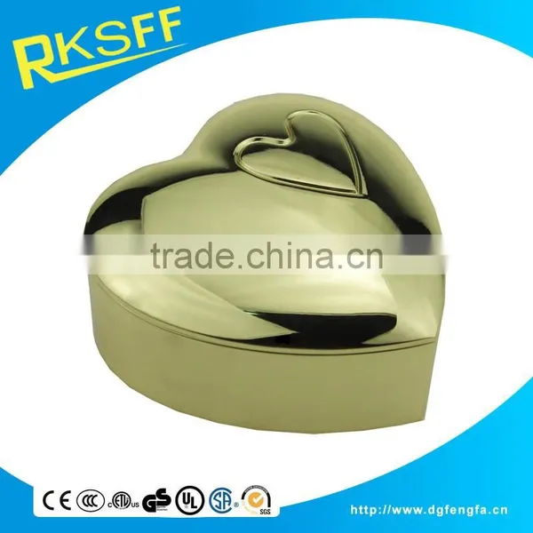 Newest Heart Shaped Zinc Alloy Gold Plating Jewelry Gift Box With Laser Logo photo-4