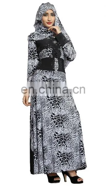 2017 Stylish Dubai Casual Wear Abaya Burkha With Foral Embroidery And Black Diamond Stone Work photo-4