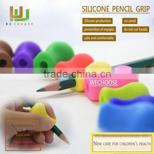 Wholesale Silicone Pencil Grip Between Index and Middle Finger Aimed at Correcting Children Hold a Pen Comfortable ly photo-6